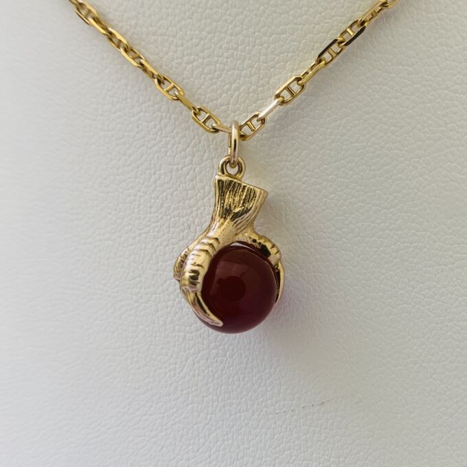 Small Carnelian Talon Charm Pendant in 9ct Gold