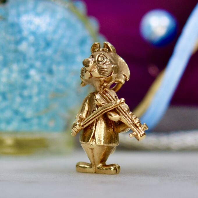 Top Cat Choo Choo Pendant in 9ct Gold