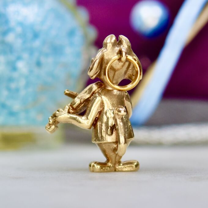 Top Cat Choo Choo Pendant in 9ct Gold