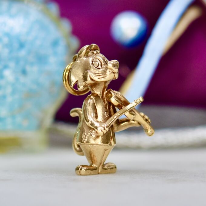 Top Cat Choo Choo Pendant in 9ct Gold