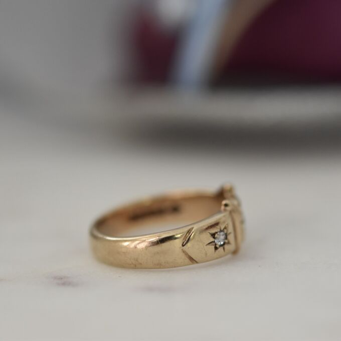 Buckle Ring in 9ct Gold