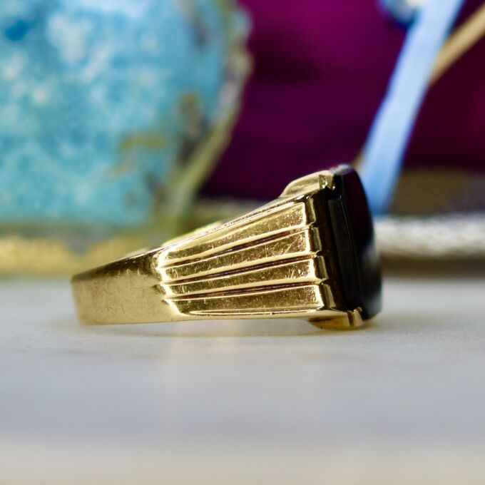 Big Onyx Signet Ring in 9ct Gold