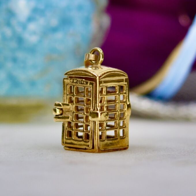 Phone Box Pendant in 9ct Gold