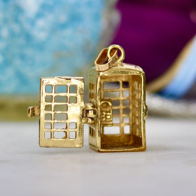 Phone Box Pendant in 9ct Gold