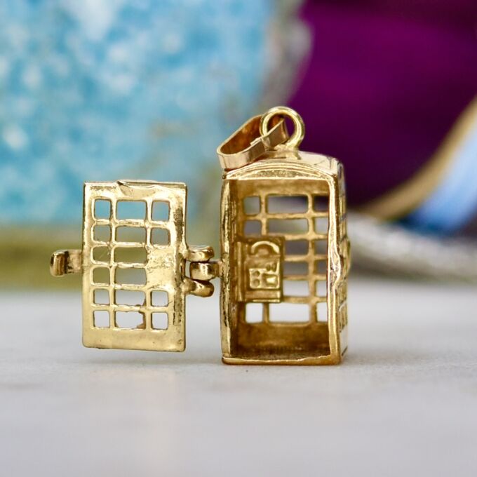 Phone Box Pendant in 9ct Gold