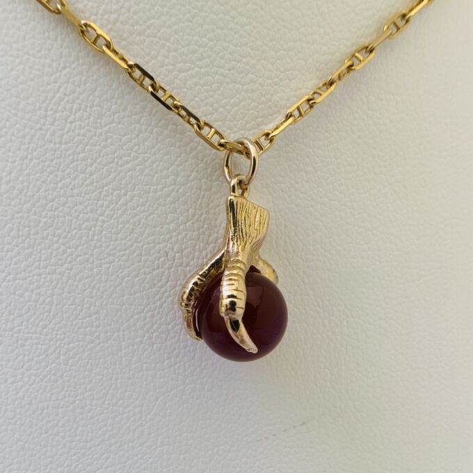 Small Carnelian Talon Charm Pendant in 9ct Gold