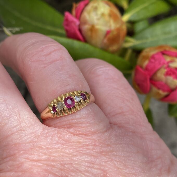 Antique Ruby & Diamond Ring in 18ct Gold