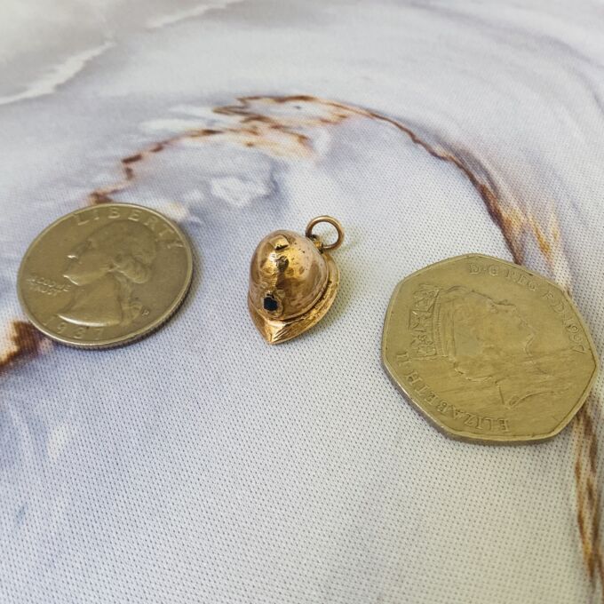 Opening Police Helmet Charm Pendant in 9ct Gold