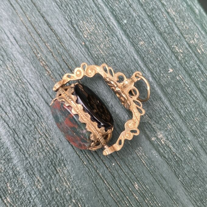 Three Stone Spinner Fob Pendant in 9ct Gold