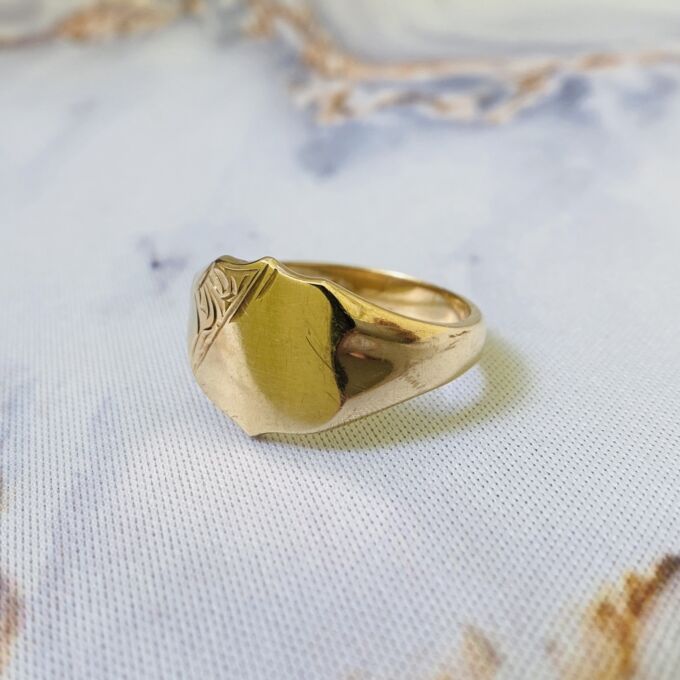 Shield Signet Ring in 9ct Gold