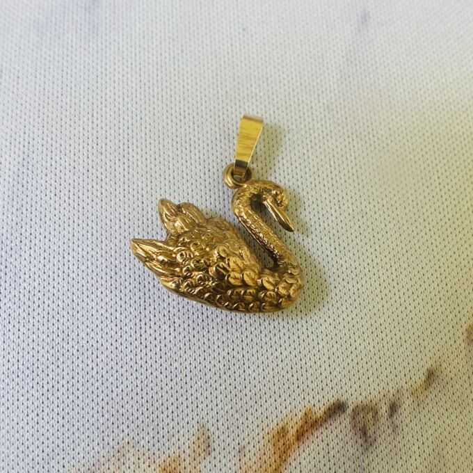 Swan Charm Pendant in 9ct Gold