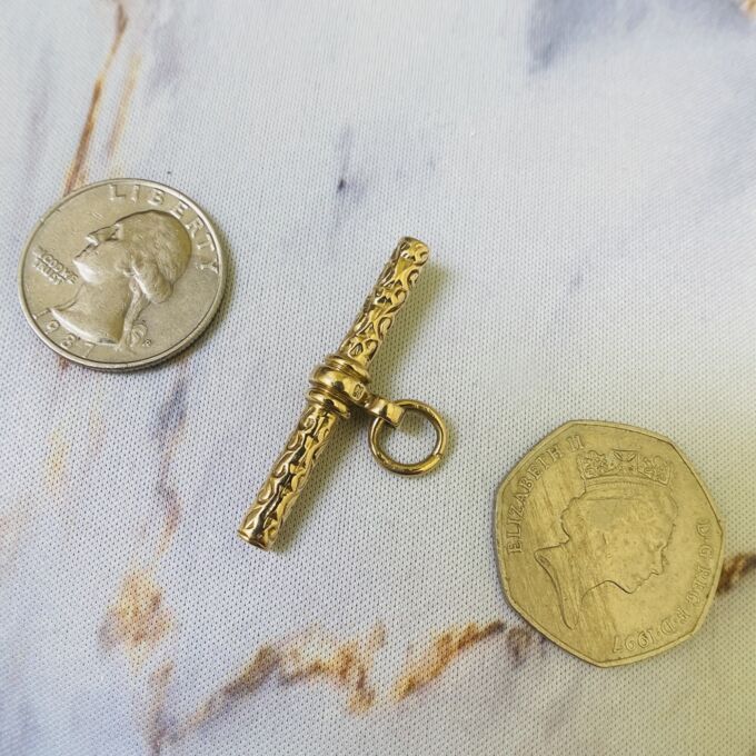 Ornate Chunky T Bar in 9ct Gold