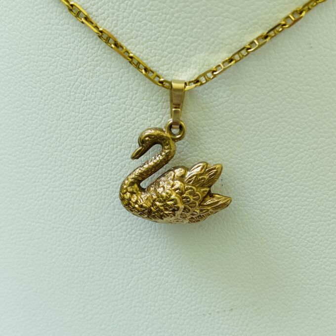 Swan Charm Pendant in 9ct Gold