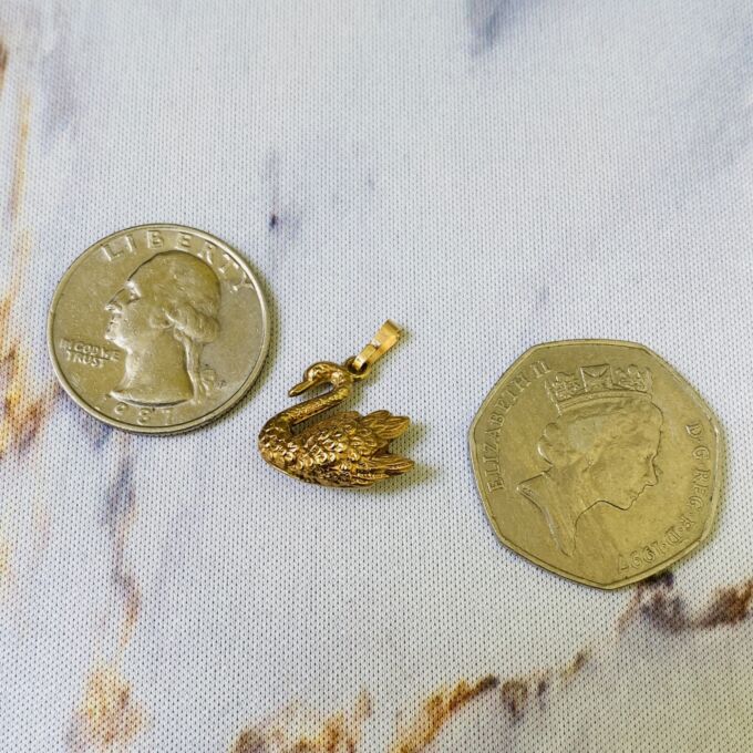 Swan Charm Pendant in 9ct Gold