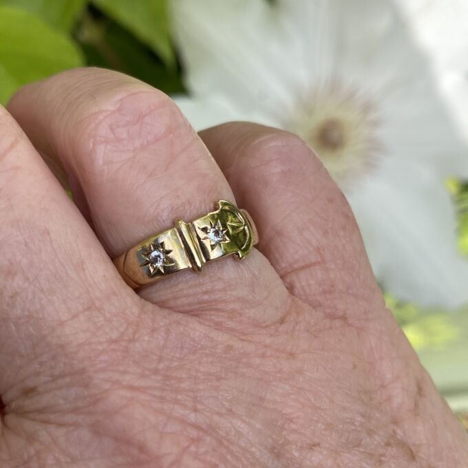 Buckle Ring in 9ct Gold