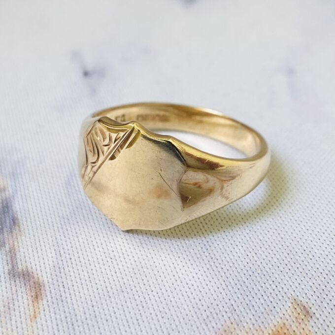 Shield Signet Ring in 9ct Gold