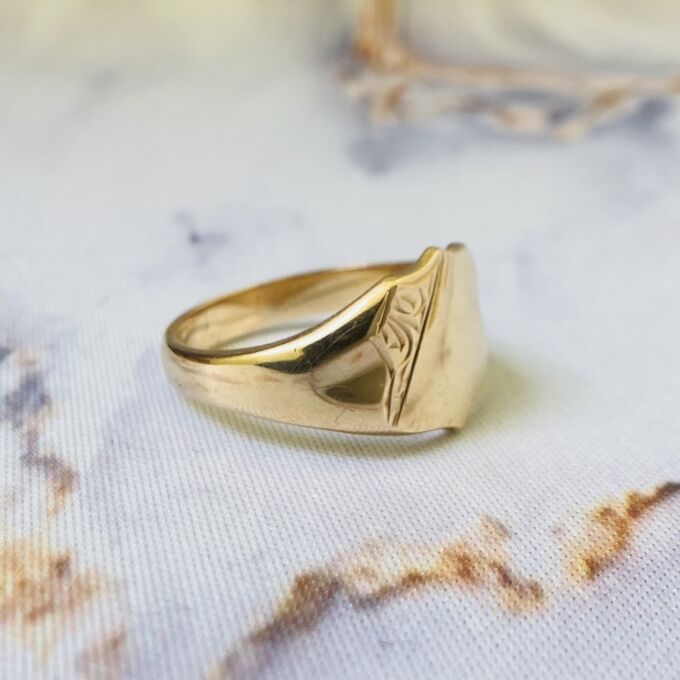 Shield Signet Ring in 9ct Gold