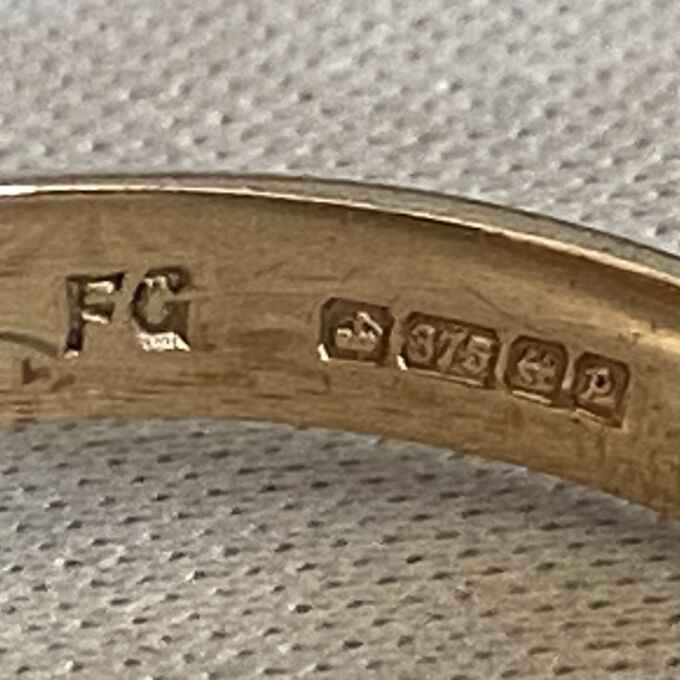 Shield Signet Ring in 9ct Gold