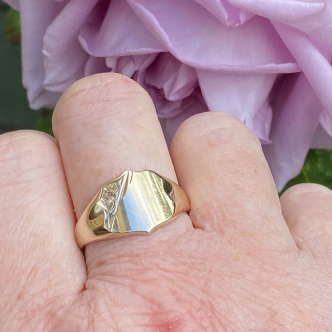 Shield Signet Ring in 9ct Gold