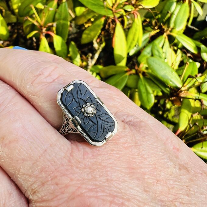 Carved Onyx Diamond Filigree Ring in 9ct Gold