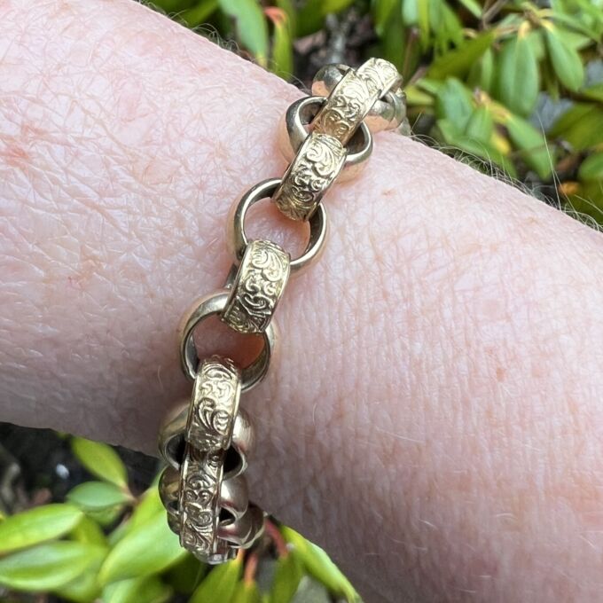 Ornate Rollerball Belcher Bracelet in 9ct Gold