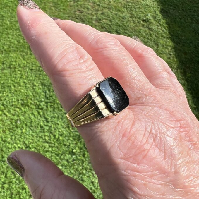 Big Onyx Signet Ring in 9ct Gold
