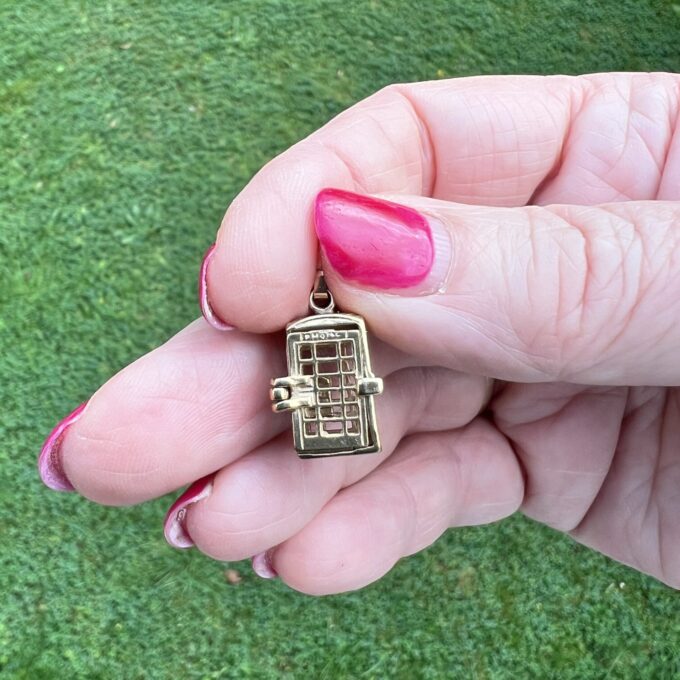 Phone Box Pendant in 9ct Gold