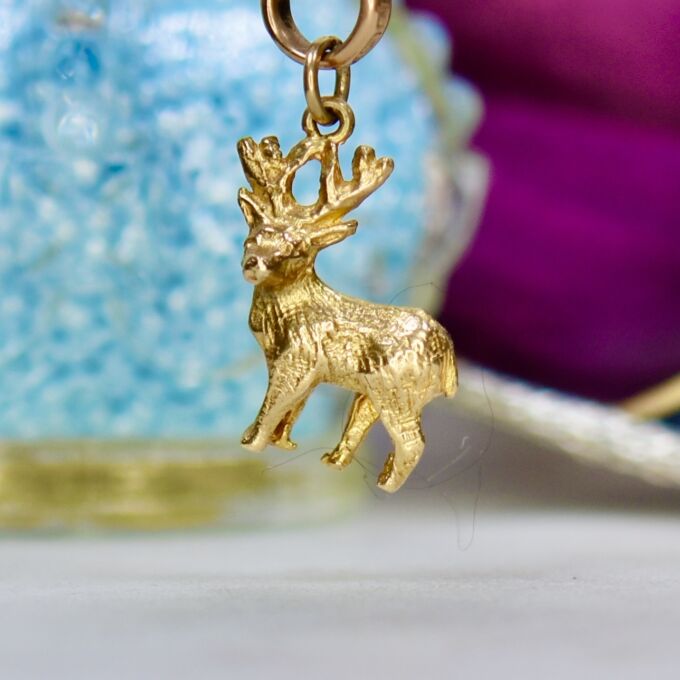 Stag Pendant in 9ct Gold