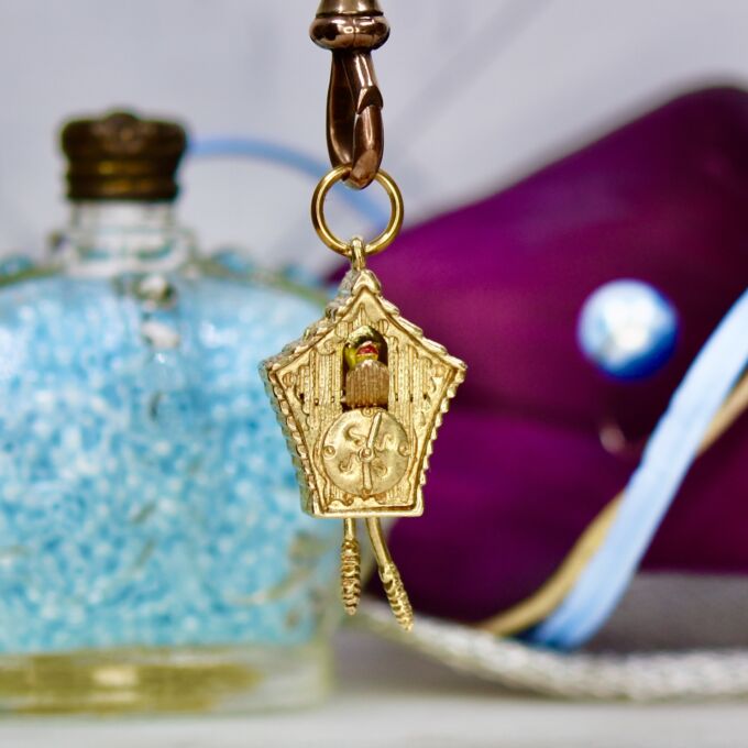 Cuckoo Clock Pendant in 9ct Gold