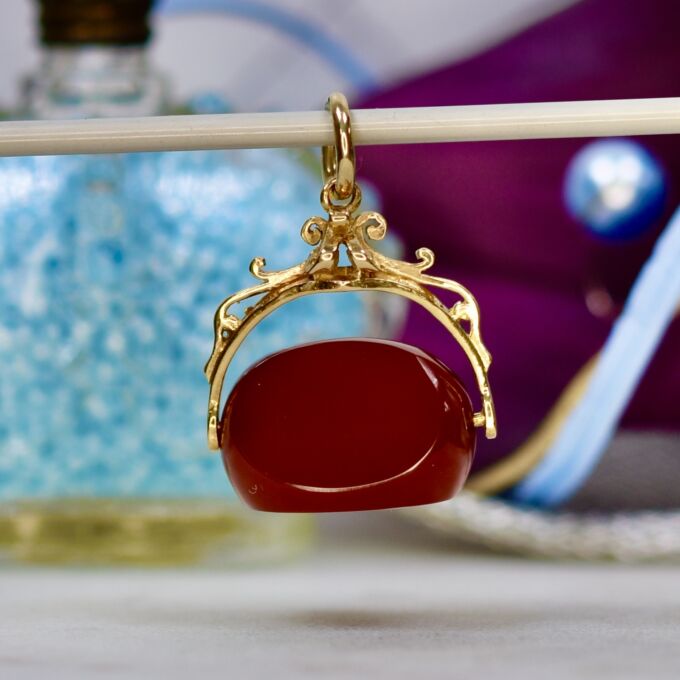 Carnelian Swivel Fob Pendant in 9ct Gold