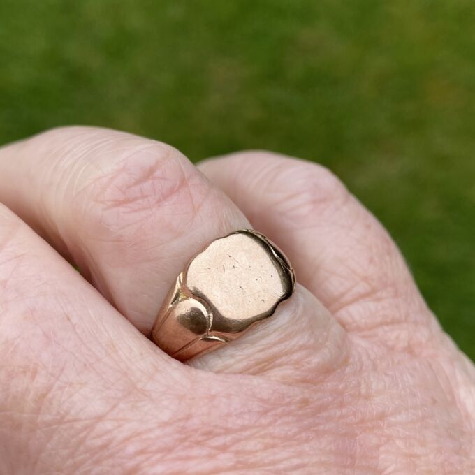 Antique Shield Signet Ring in 9ct Rose Gold