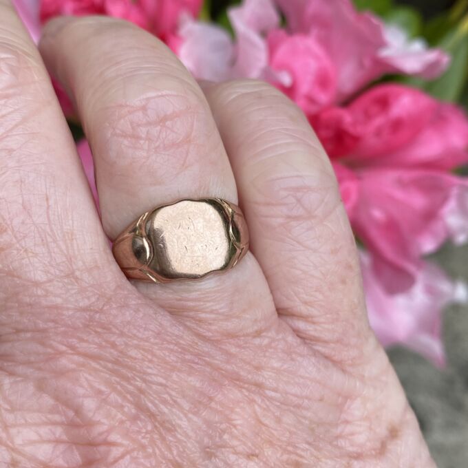 Antique Shield Signet Ring in 9ct Rose Gold