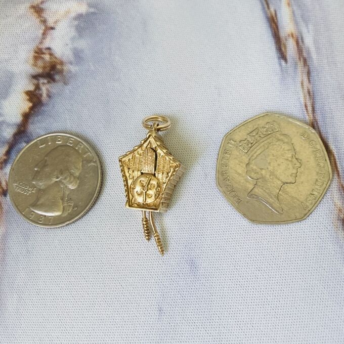 Cuckoo Clock Pendant in 9ct Gold