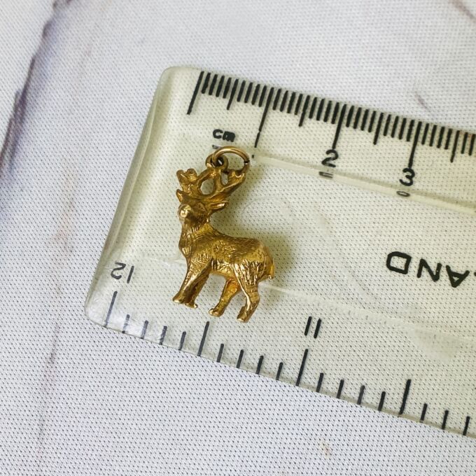 Stag Pendant in 9ct Gold