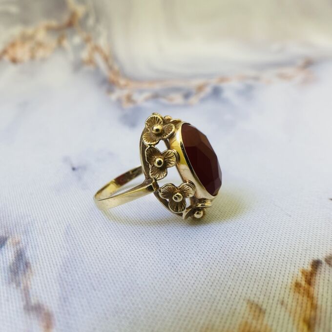 Ornate Carnelian Solitaire Ring in 14ct Gold