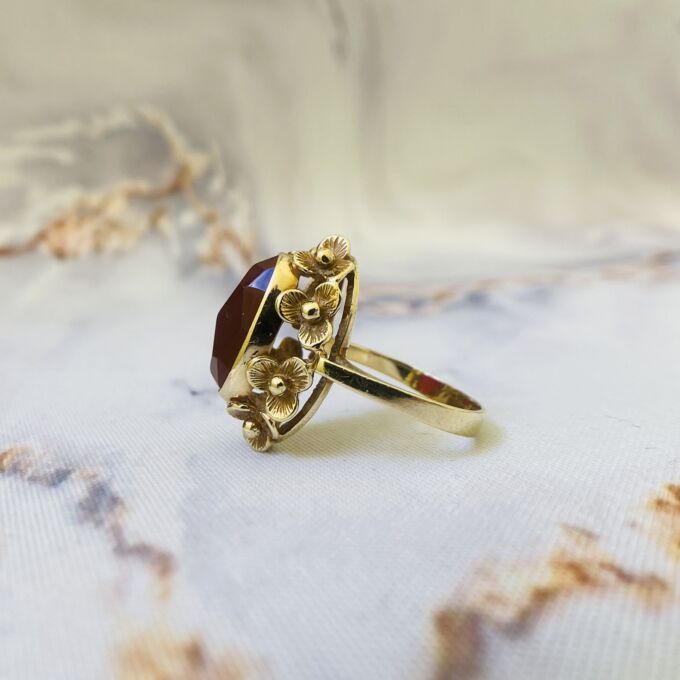 Ornate Carnelian Solitaire Ring in 14ct Gold