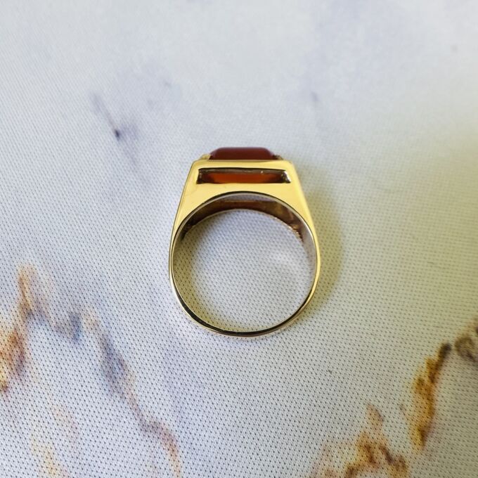 Carnelian ring in 9ct Gold