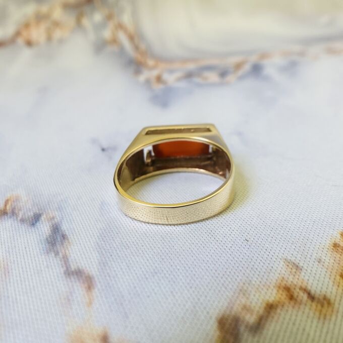 Carnelian ring in 9ct Gold