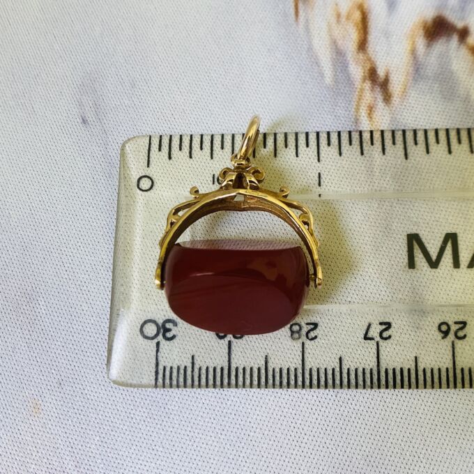 Carnelian Swivel Fob Pendant in 9ct Gold