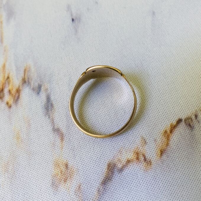 Sunray Signet Ring in 9ct Gold