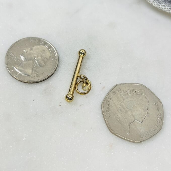 Simple T Bar in 9ct Gold