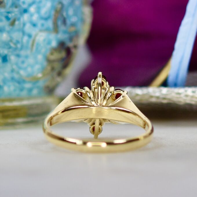 Pearl and Garnet Ring in 9ct Gold
