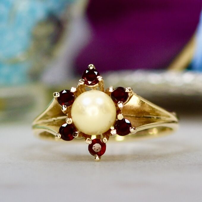 Pearl and Garnet Ring in 9ct Gold