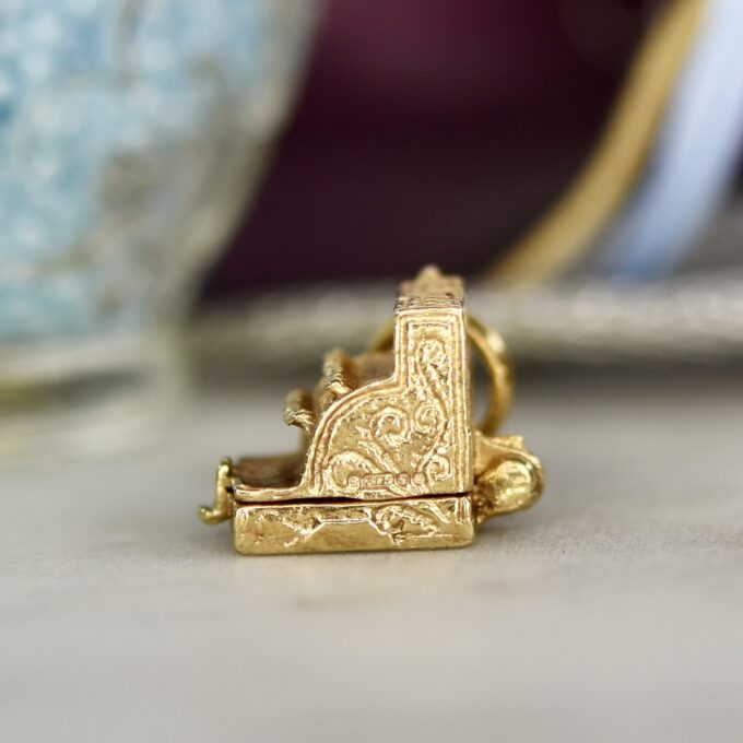 Vintage Cash Register Charm Pendant in 9ct Gold
