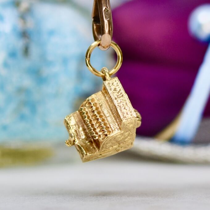 Vintage Cash Register Charm Pendant in 9ct Gold