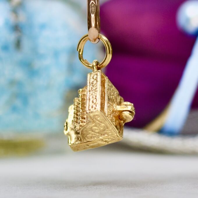 Vintage Cash Register Charm Pendant in 9ct Gold