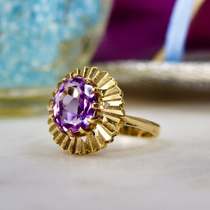 Amethyst Solitaire Ring in 9ct Gold