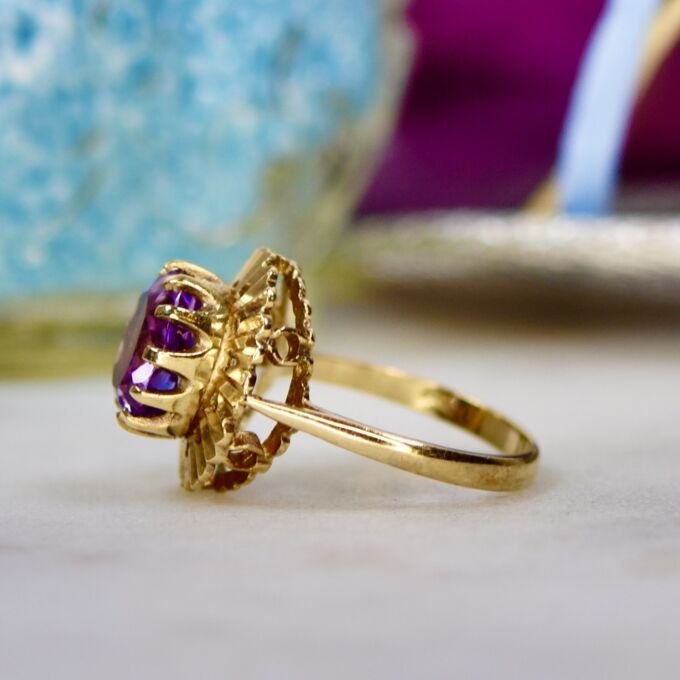 Amethyst Solitaire Ring in 9ct Gold