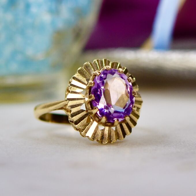 Amethyst Solitaire Ring in 9ct Gold