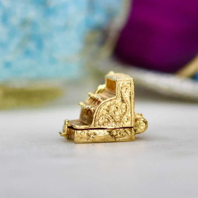 Vintage Cash Register Charm Pendant in 9ct Gold